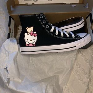 Hello Kitty Converse